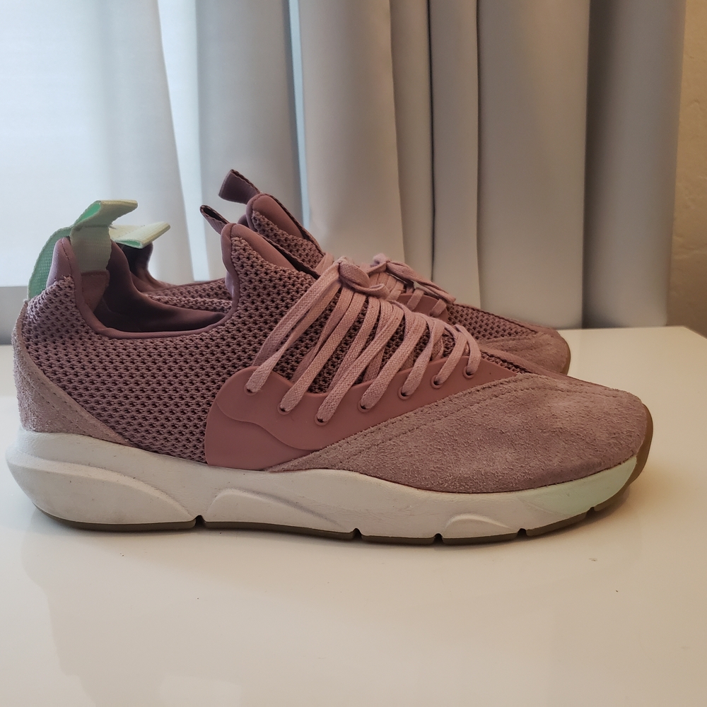 Barneys New York Pink Sneakers Modern Design